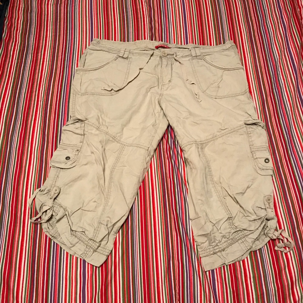 🔥Union bay cargo capris Size 15